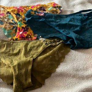 VS/PINK panties. 3 pair, size large
NEVER WORN